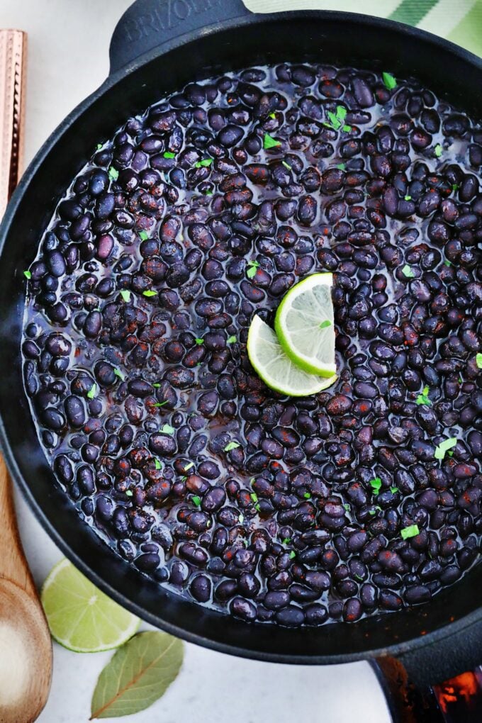 Image of chipotle black beans with lime.