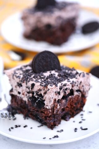 Best Oreo Poke Cake Recipe - S&SM