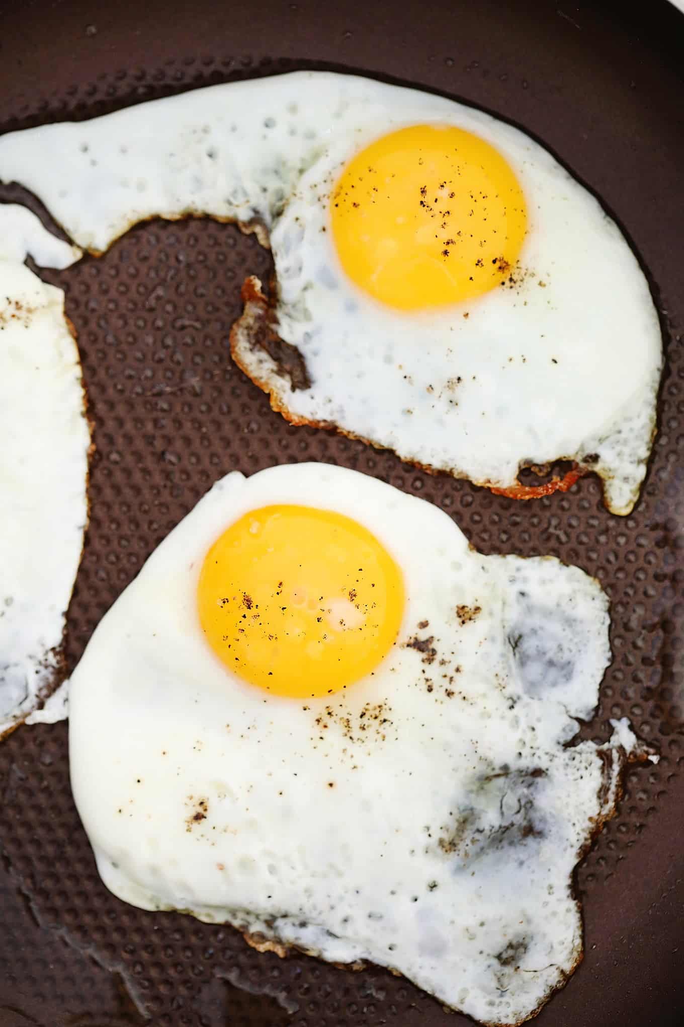 How to cook a perfect fried egg sunny side up 