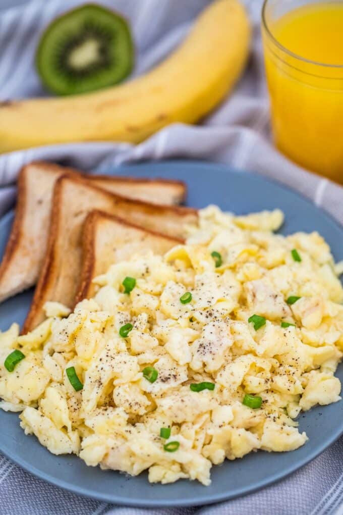 How To Make Scrambled Eggs Video Sweet And Savory Meals