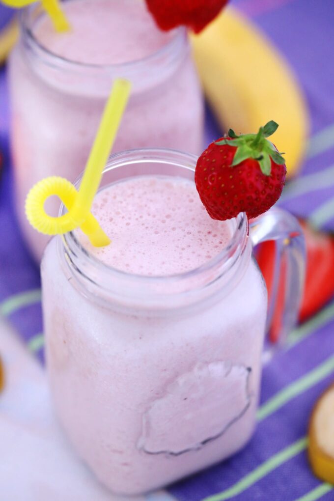 Strawberry Banana Smoothie Recipe [video] - Sweet and Savory Meals