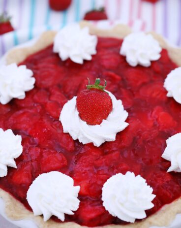 Strawberry Pie with Cheesecake Layer