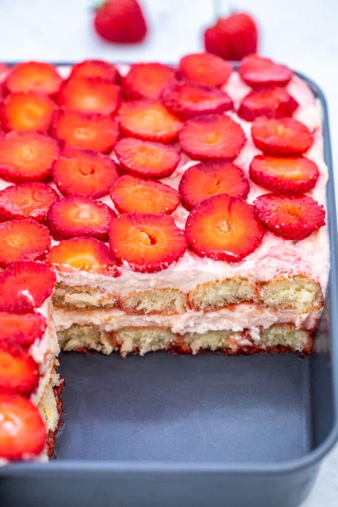 Strawberry Tiramisu Recipe [video] - Sweet and Savory Meals