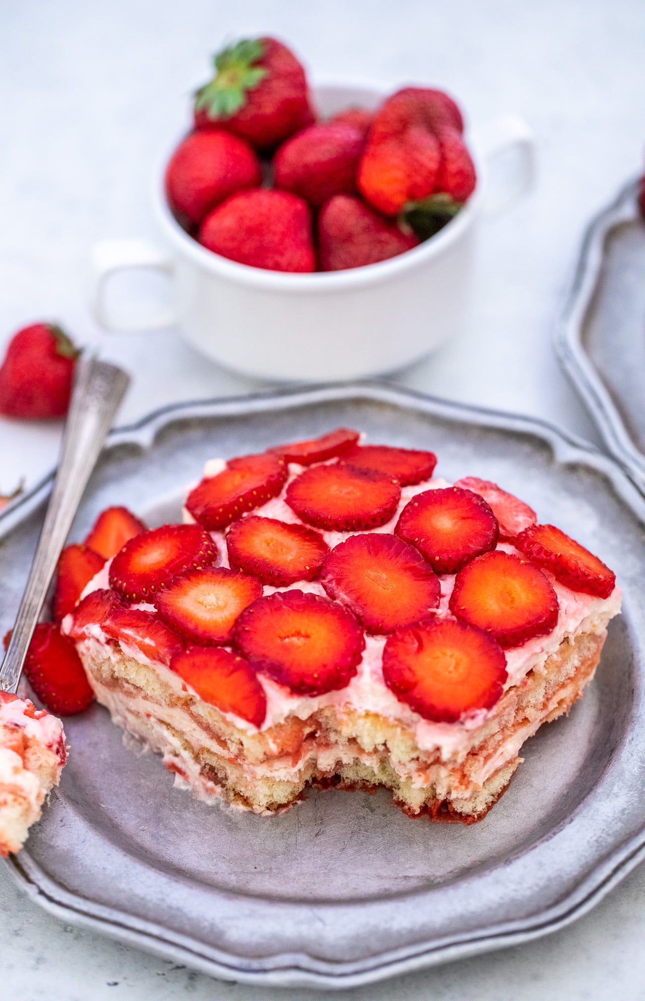 Strawberry Tiramisu Recipe [video] - Sweet and Savory Meals