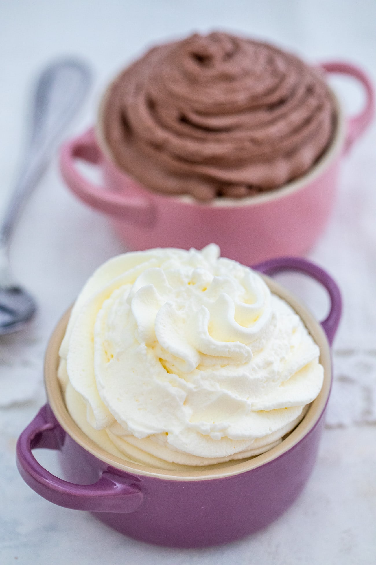 Easy 5 minute 4 Ingredient Recipe for Stabilized Whipped Cream