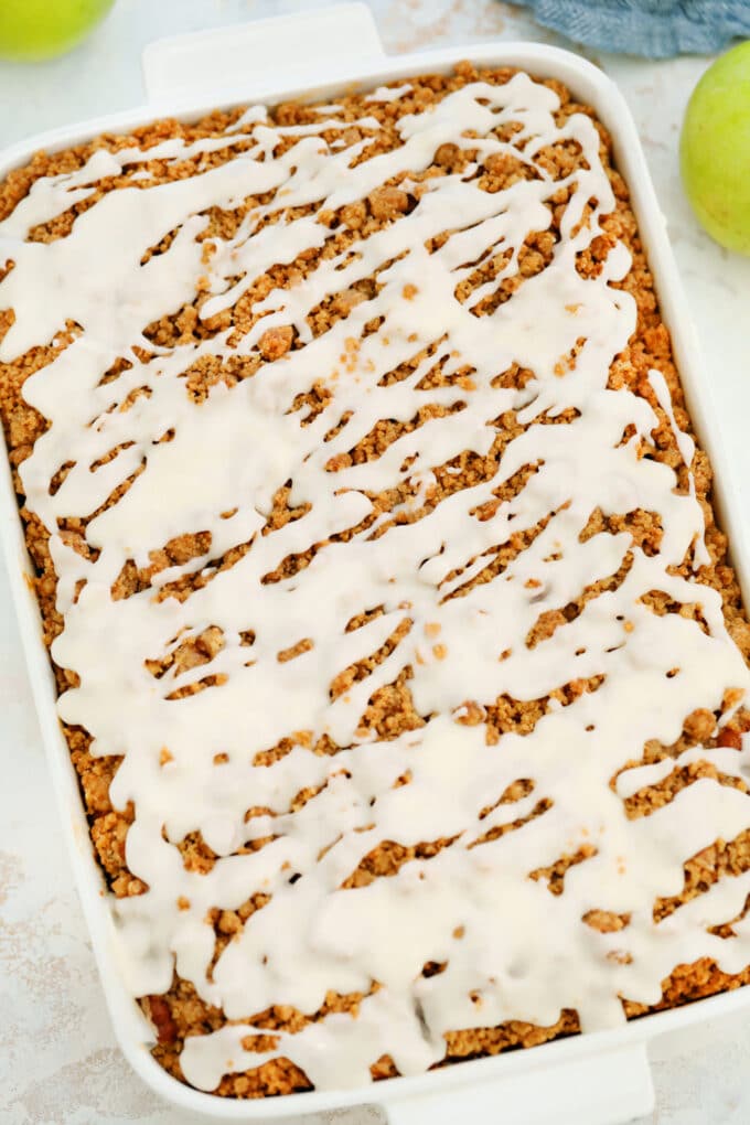 Apple Pie Coffee Cake is the perfect dessert for fall! It is dense and flavorful, made with apple pie filling and a delicious cinnamon spice streusel! #coffeecake #applerecipes #fallrecipes #applepie #sweetandsavorymeals