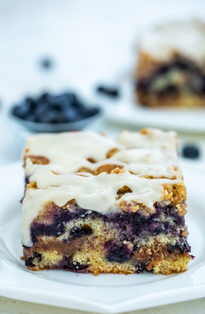 Blueberry Coffee Cake is such an ideal coffee companion for its perfect tango of sweetness and sourness. #coffeecake #brunch #breakfast #blueberries #sweetandsavorymeals