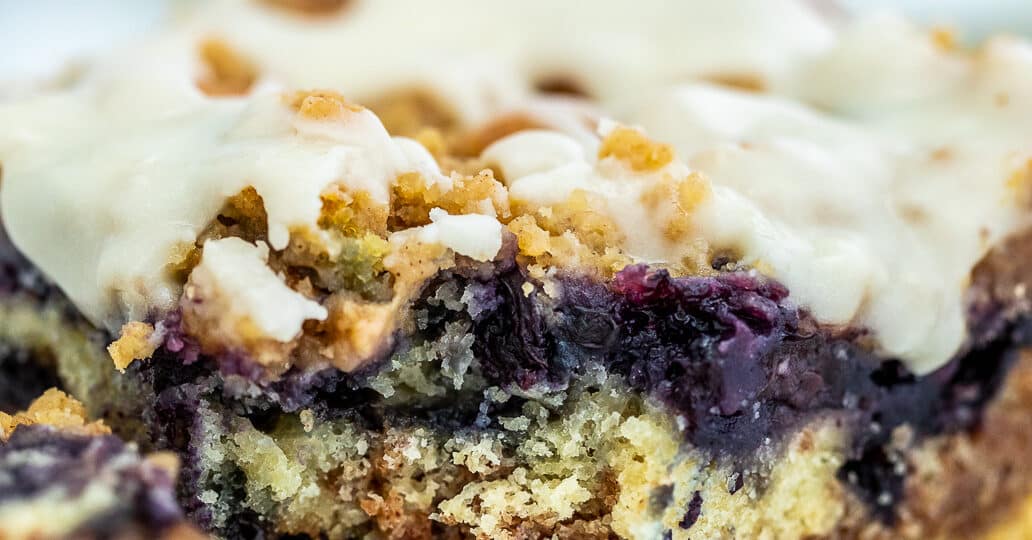 Blueberry Coffee Cake is such an ideal coffee companion for its perfect tango of sweetness and sourness. #coffeecake #brunch #breakfast #blueberries #sweetandsavorymeals