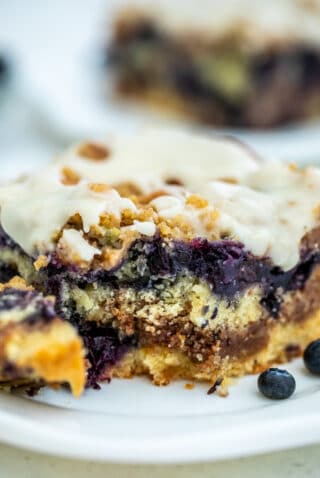 Blueberry Coffee Cake is such an ideal coffee companion for its perfect tango of sweetness and sourness. #coffeecake #brunch #breakfast #blueberries #sweetandsavorymeals