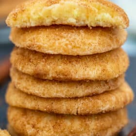 Cinnamon Cream Cheese Cookies are soft, chewy, and irresistible! Celebrate the holidays with these snickerdoodles that will surely be a crowd-pleaser! #cookies #christmas #snickerdoodles #sweetandsavorymeals #creamcheesecookies