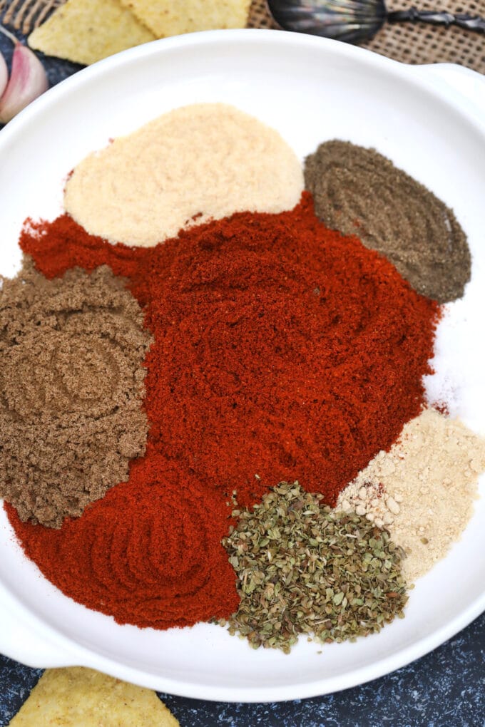 Homemade Taco Seasoning is easy to prepare, versatile, and more flavorful than the store-bought one! Use it to elevate your favorite Mexican dishes! #taco #tacoseasoning #sweetandsavorymeals #seasoning #mexicanrecipes