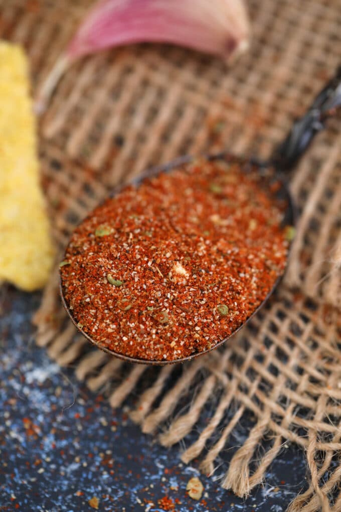 Homemade Taco Seasoning is easy to prepare, versatile, and more flavorful than the store-bought one! Use it to elevate your favorite Mexican dishes! #taco #tacoseasoning #sweetandsavorymeals #seasoning #mexicanrecipes