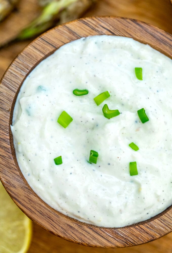 Horseradish Sauce is what your roast needs! Steaks and roasts simply taste better with it on the side and with this easy recipe, you can make it at home! #horseradishsauce #horseradish #saucerecipes #dips #sweetandsavorymeals