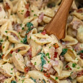 Instant Pot Chicken Bacon Ranch Pasta is a creamy and satisfying dish that the whole family will love! #pasta #instantpot #pressurecooker #sweetandsavorymeals #dinnerideas