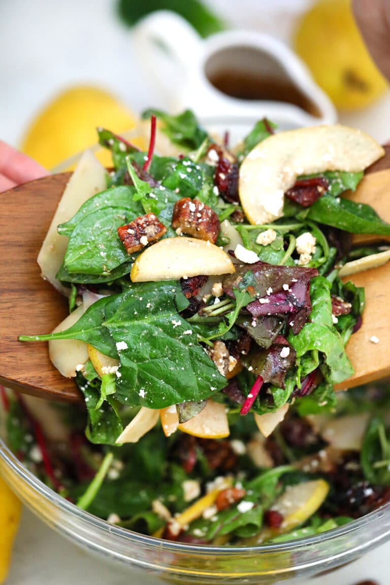 Pear Salad is the best salad for autumn and winter! Make the best out of this fruit by preparing this light and refreshing side dish for your savory meals! #salad #fallrecipes #pear #pearsalad #sweetandsavorymeals