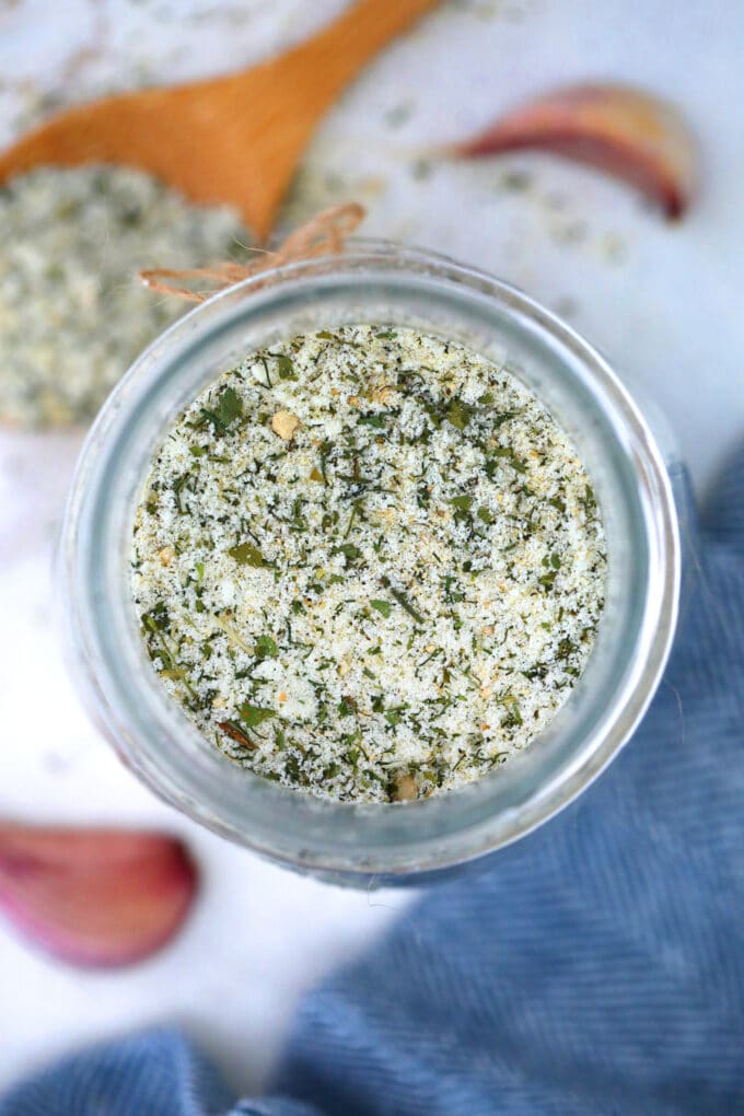 Ranch Seasoning Mix is milky and tangy with all sorts of flavors that make everything taste better! #ranch #ranchseasoning #sweetandsavorymeals #seasoningmix #homemaderanch