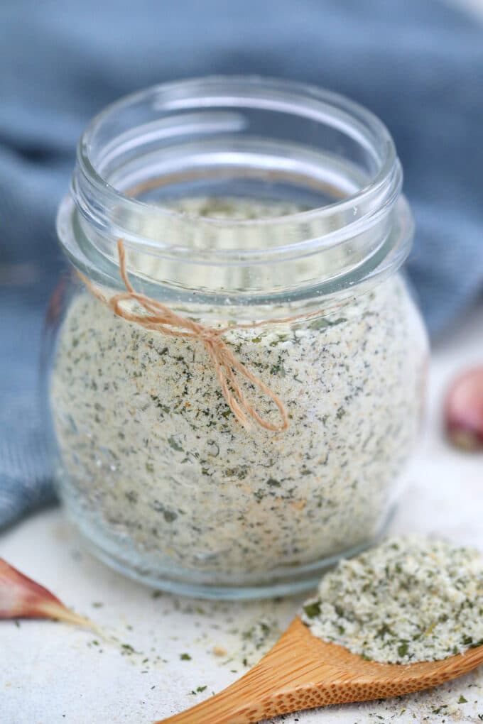 Ranch Seasoning Mix is milky and tangy with all sorts of flavors that make everything taste better! #ranch #ranchseasoning #sweetandsavorymeals #seasoningmix #homemaderanch