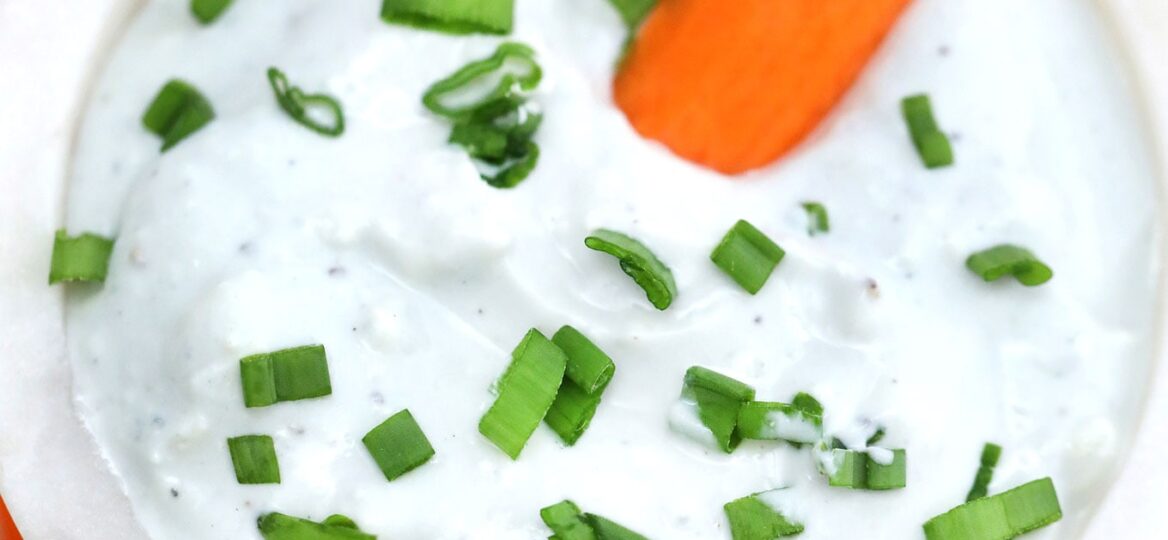 Blue Cheese Dressing is rich, creamy, and tangy! It is the perfect accompaniment to your favorite salad! It also makes a great and easy dip! #dressing #dip #bluecheese #sweetandsavorymeals #partydip #partyfood