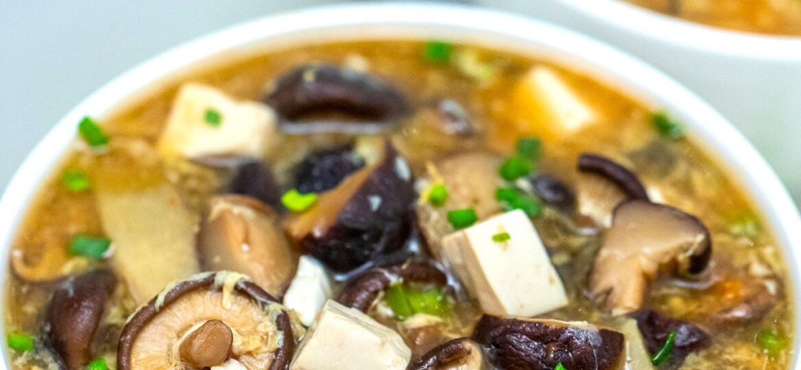 Hot and Sour Soup is a versatile soup that is hearty but with only a few calories! #soup #hotandsoursoup #chinesefood #chineserecipes #sweetandsavorymeals