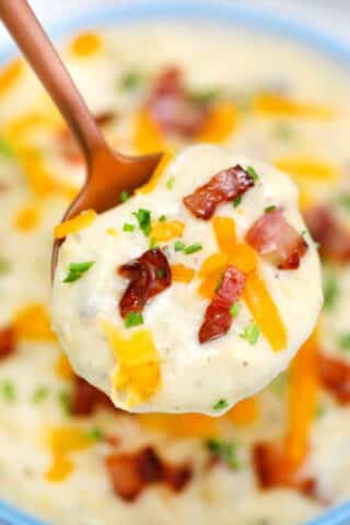 Instant Pot Bacon Ranch Potato Soup. #souprecipes #instantpotrecipes #pressurecooker #sweetandsavorymeals #instantpot