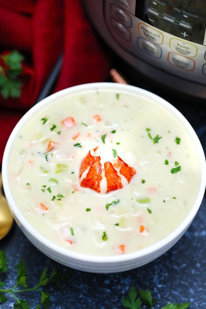 Instant Pot Lobster Chowder is creamy, flavorful, and the perfect comfort meal! Prepare it hassle-free and quickly using the pressure cooker! #pressurecooker #instantpot #lobster #lobsterchowder #sweetandsavorymeals