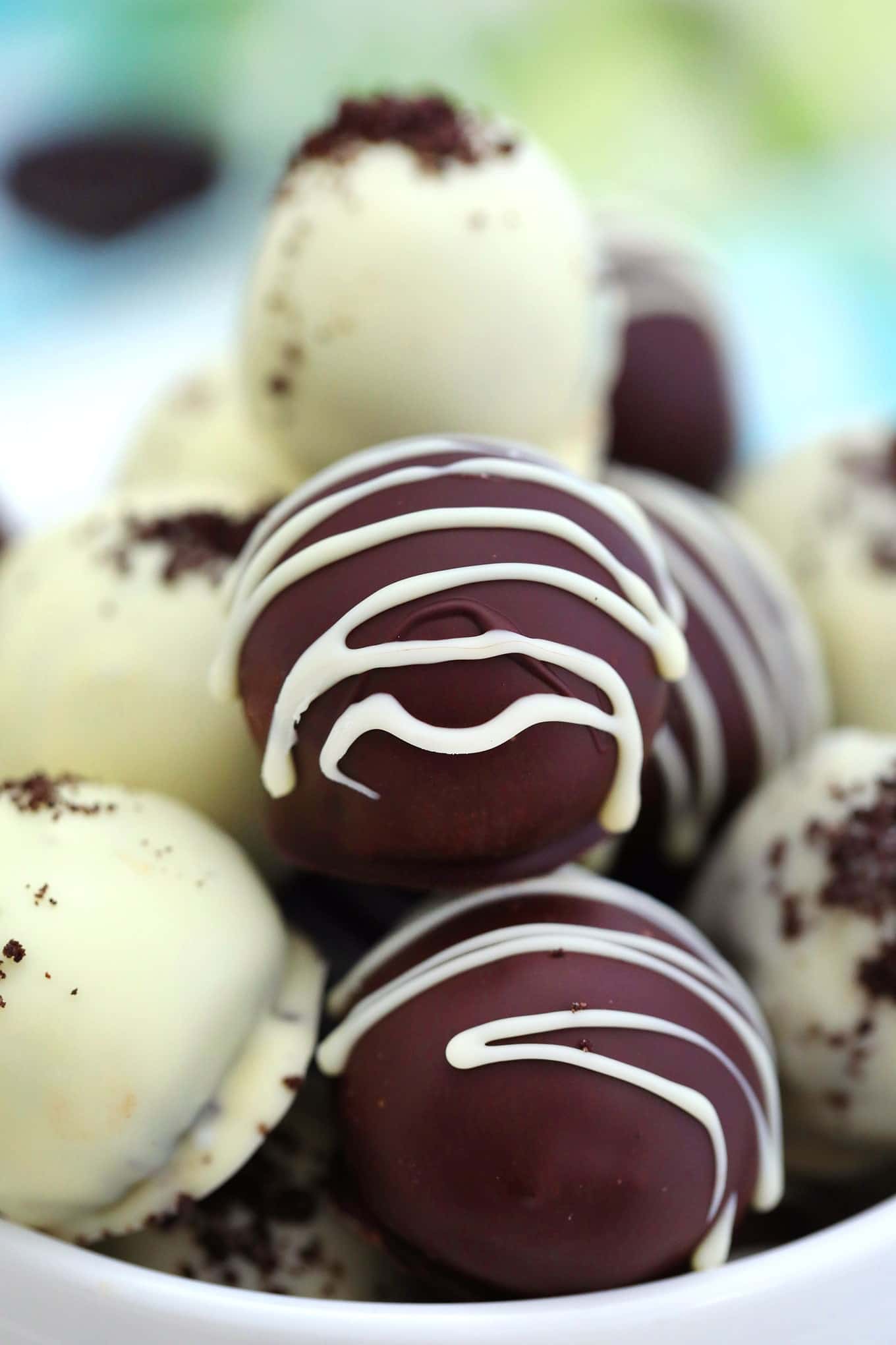 No Bake Oreo Balls [Video] Sweet and Savory Meals