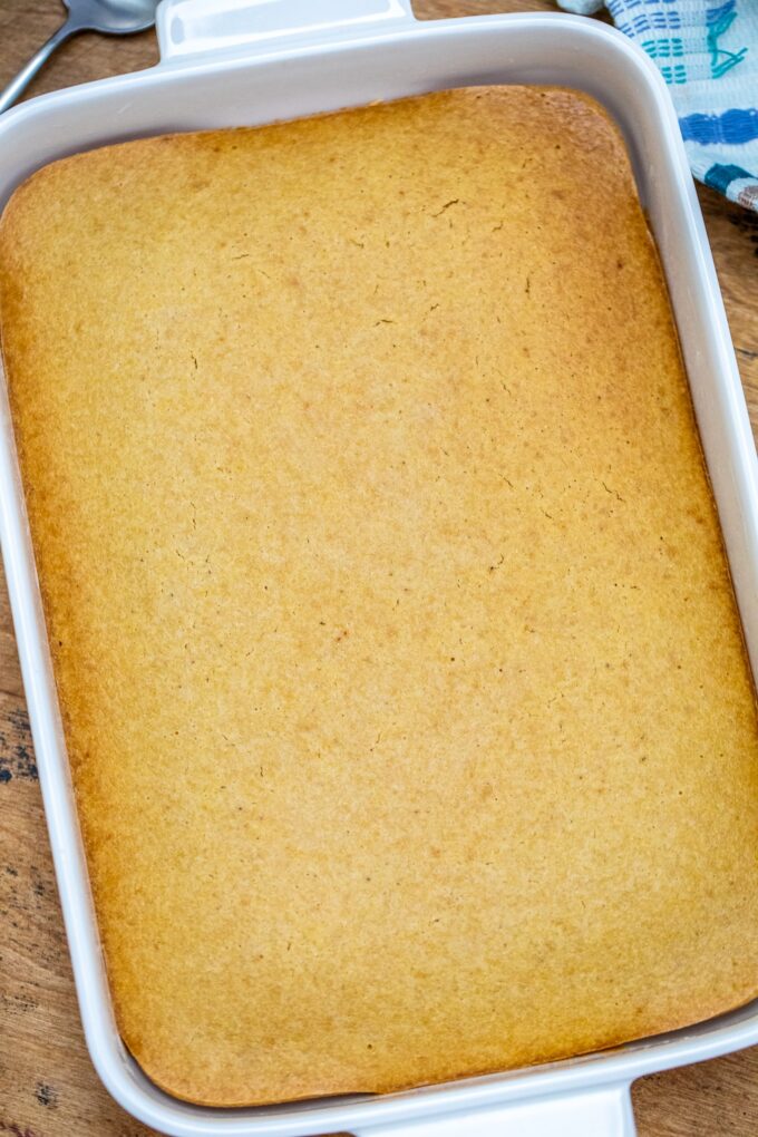 Southern Cornbread is crumbly and buttery! Done in less than an hour, this recipe gives you a quick side dish that goes well with almost anything! #cornbread #southerncornbread #southernrecipe #sidedish #sweetandsavorymeals