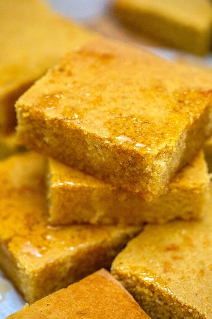 Southern Cornbread is crumbly and buttery! Done in less than an hour, this recipe gives you a quick side dish that goes well with almost anything! #cornbread #southerncornbread #southernrecipe #sidedish #sweetandsavorymeals