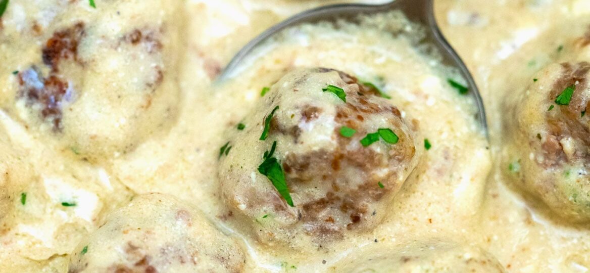 Swedish Meatballs are juicy, tender, and tasty! Kids and adults will surely love them with rice, mashed potatoes, or noodles! #meatballs #swedishmeatballs #beefrecipes #ikeameatballs #sweetandsavorymeals