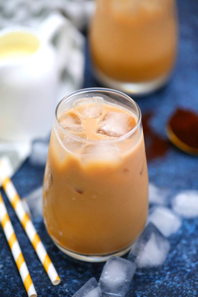 Image of White Russian cocktail.