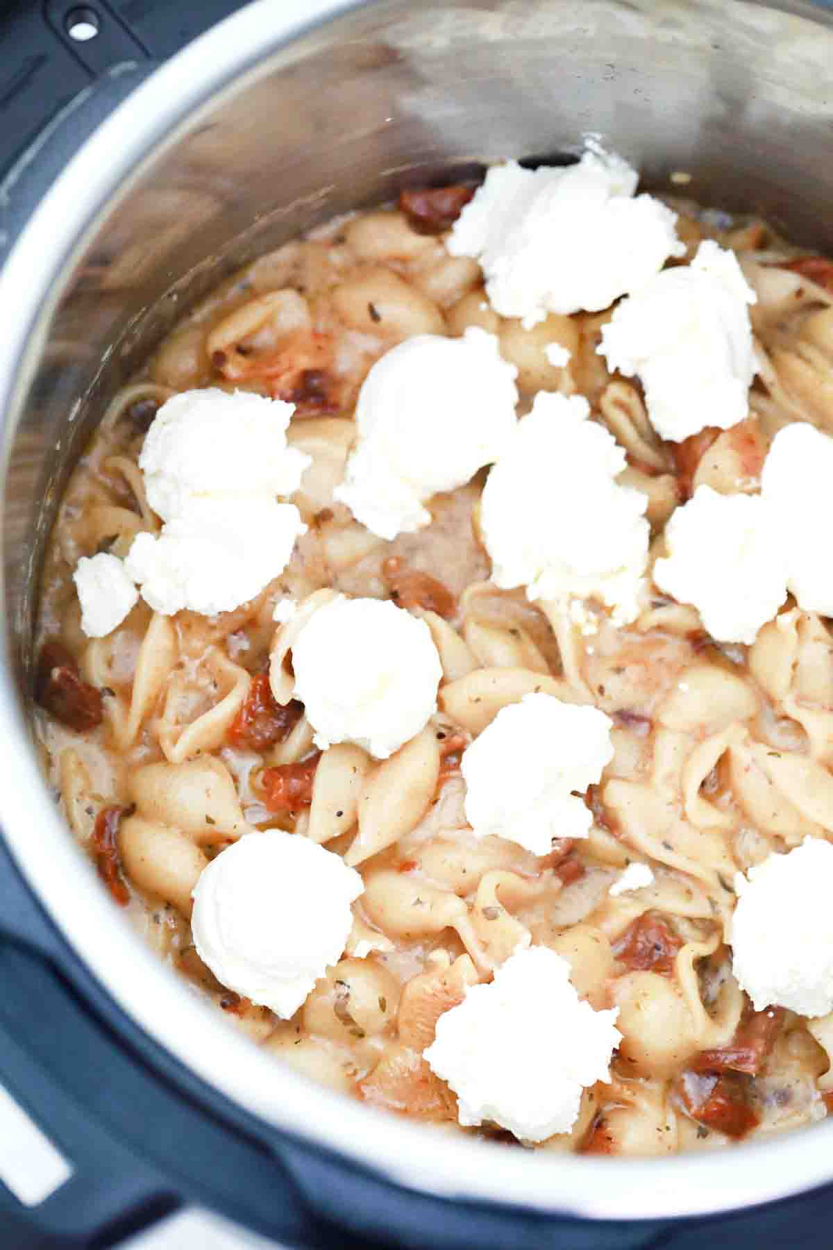 Instant Pot Tuscan Chicken Pasta [VIDEO] S&SM