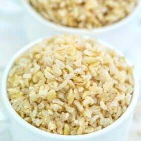 photo of perfectly cooked brown rice in bowls