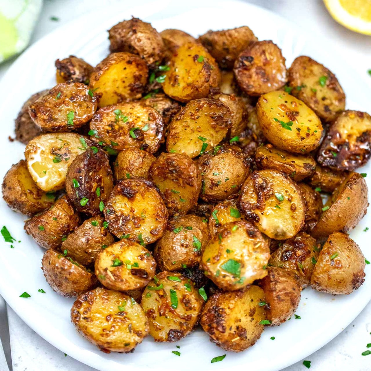Air Fryer Baby Potatoes - 20 Minutes, Easy to Make