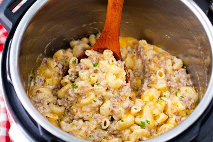 Creamy and cheesy Instant Pot cheeseburger macaroni.