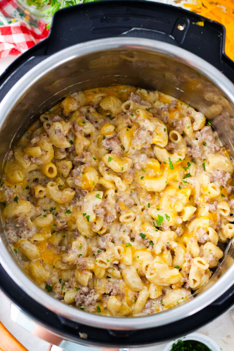 Overhead shot of Instant Pot cheeseburger macaroni.