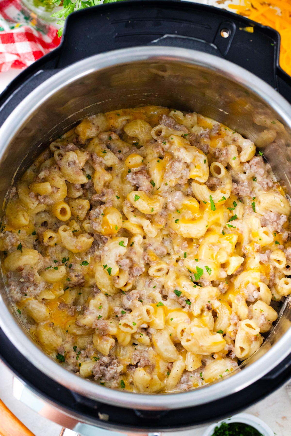 Overhead shot of Instant Pot cheeseburger macaroni.