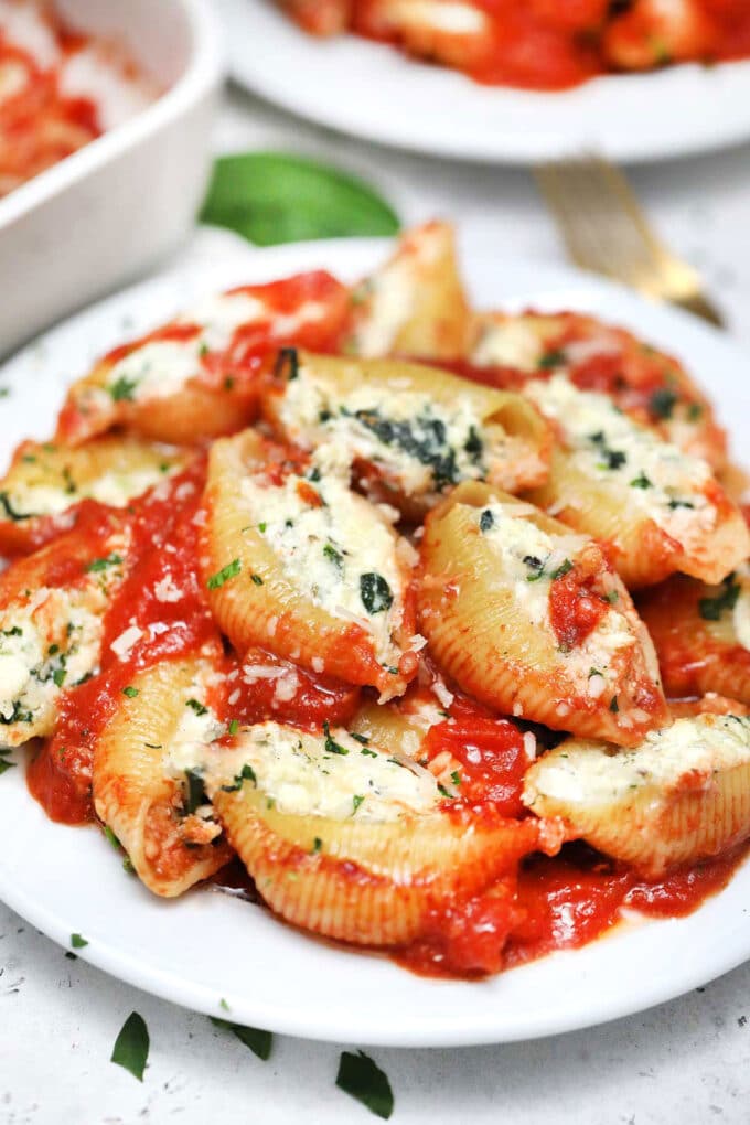 Spinach Ricotta Stuffed Shells [Video] - Sweet and Savory Meals