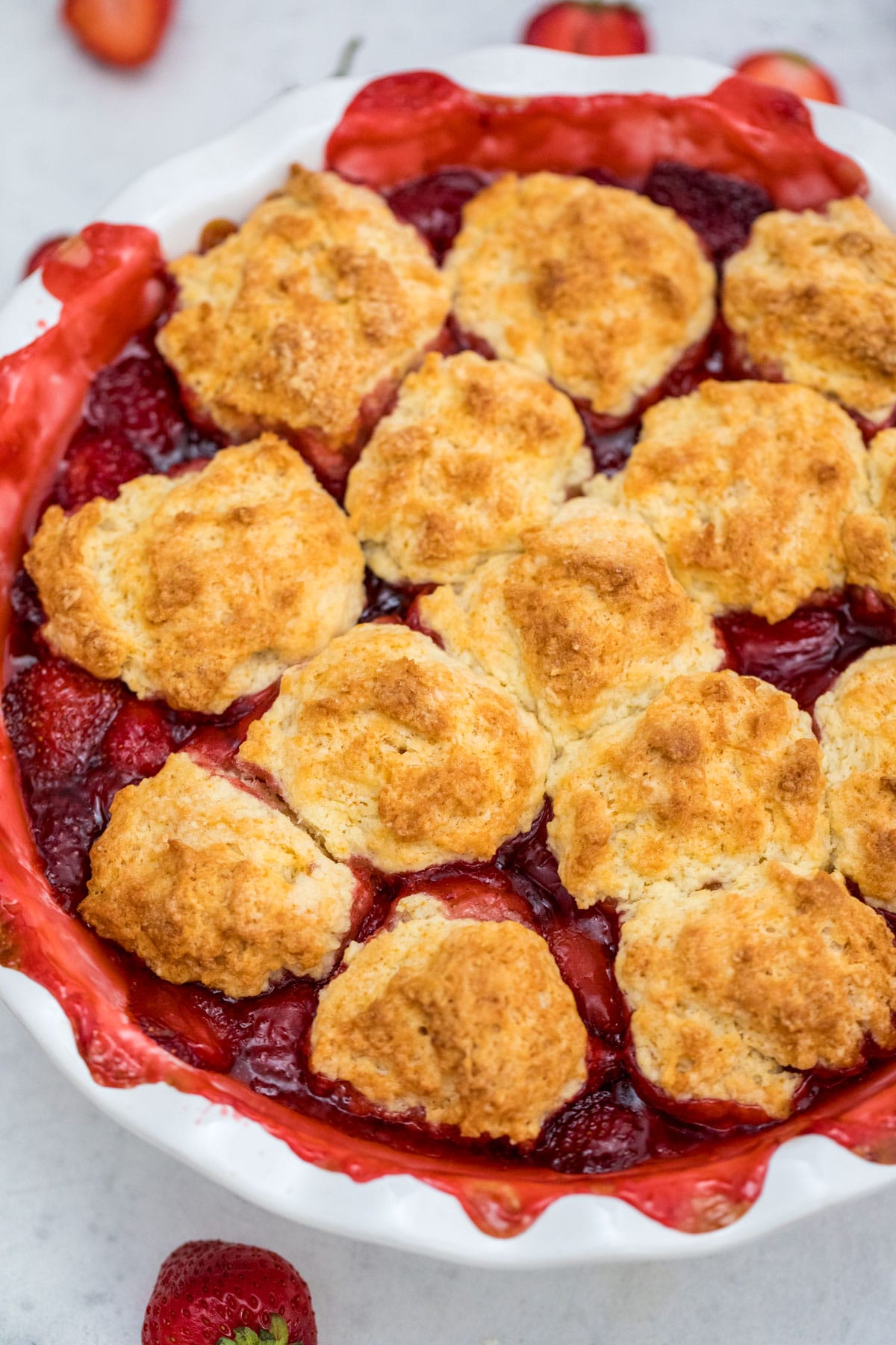 Best Strawberry Cobbler Recipe [Video] - Sweet and Savory Meals