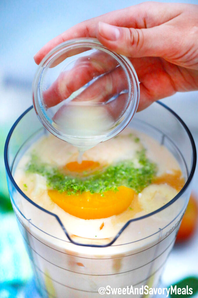 Picture of how to make peach smoothie.