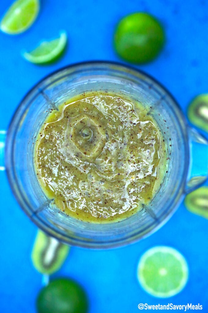 Picture of kiwi puree.