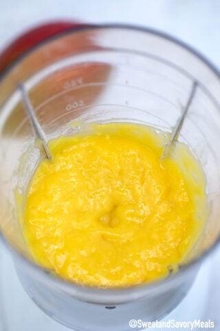 Picture of mango puree.