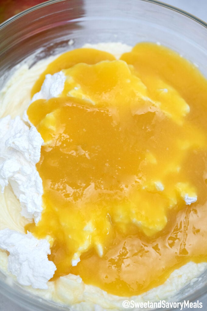 Picture of mango cheesecake filling.