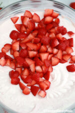 No Bake Strawberry Cheesecake [Video] - Sweet and Savory Meals