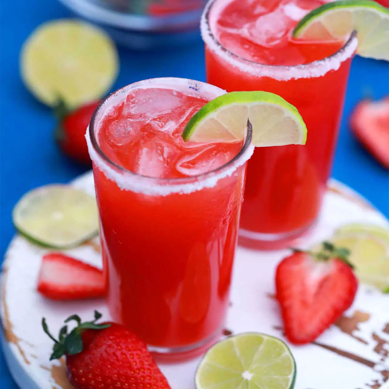 Strawberry Margarita Drink Recipe: easy &amp; homemade [Video] - Sweet and ...