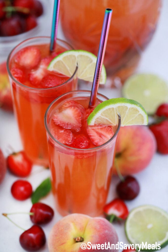 Image of peach sangria in tall glasses.