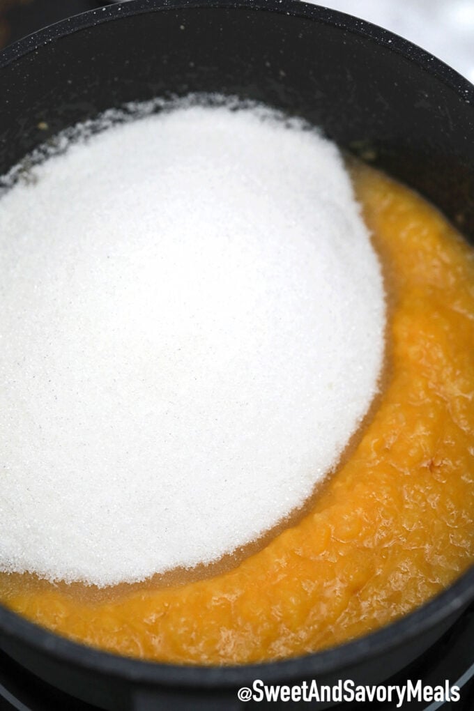 Picture of peach puree and sugar.