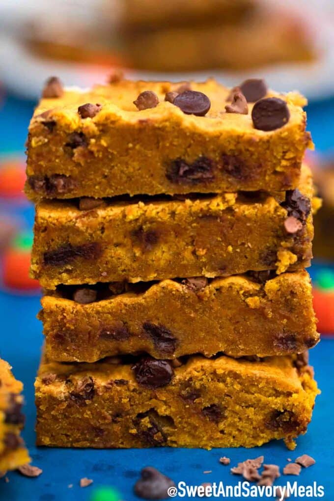 Chocolate chip pumpkin bars