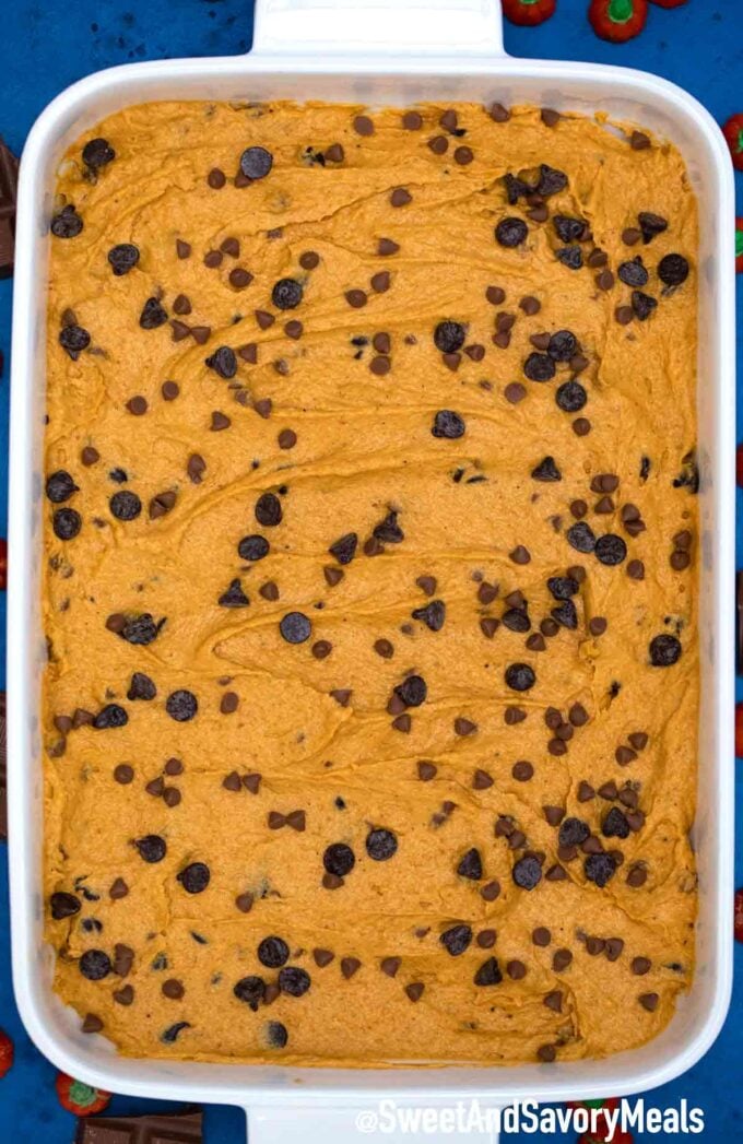 Chocolate chip pumpkin bars batter