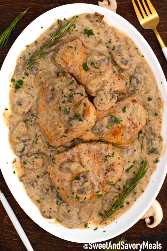 Pork chops in creamy mushroom sauce