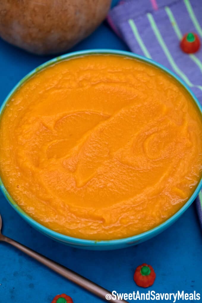 Pumpkin puree in a bowl